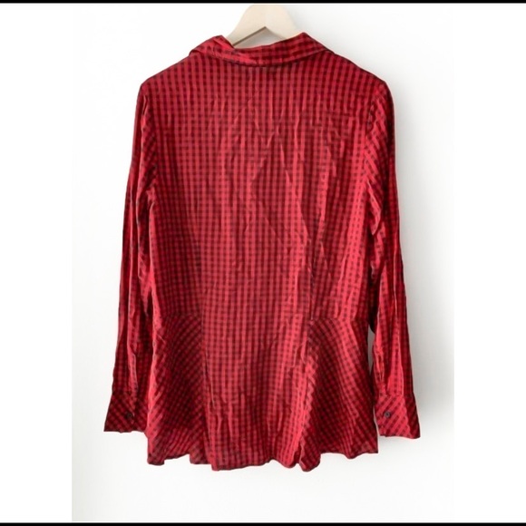 Be Holiday Picture ready with this Women Plaid Bottom Down Shirt! - Picture 2 of 3